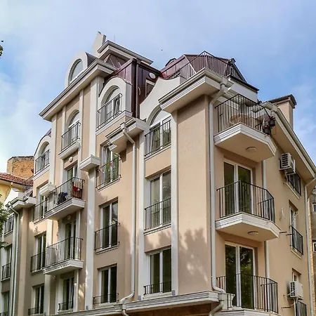 Deluxe Center * Varna