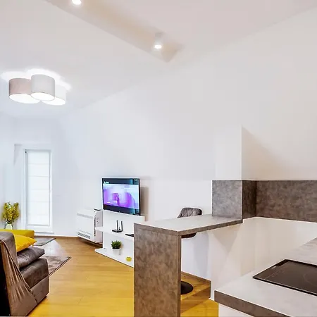 Deluxe Center Varna